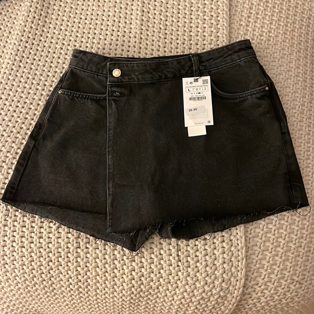 Zara black skort